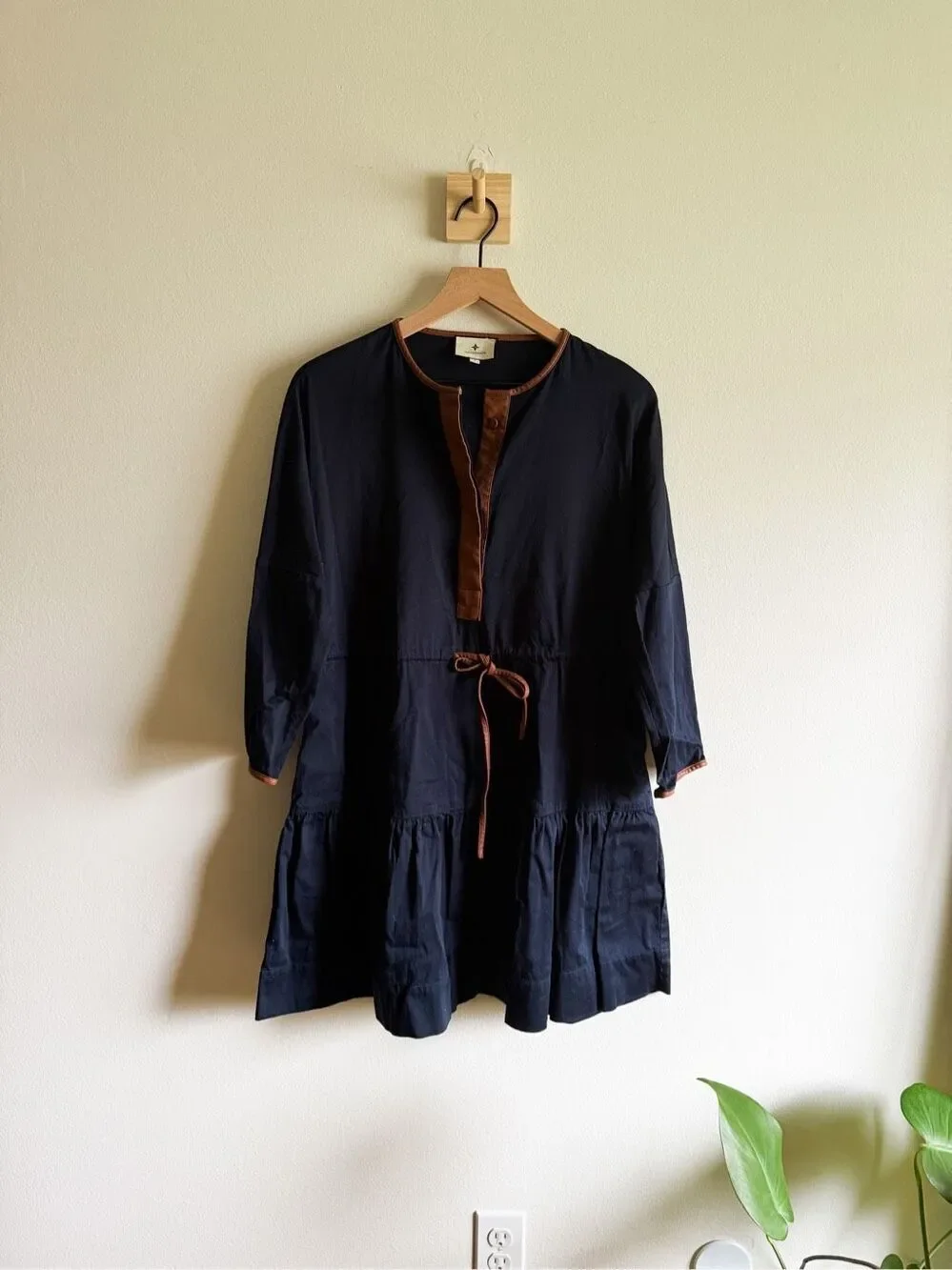 Tuckernuck Lucy Navy Leather Tiered Long Sleeve Mini Dress Size S